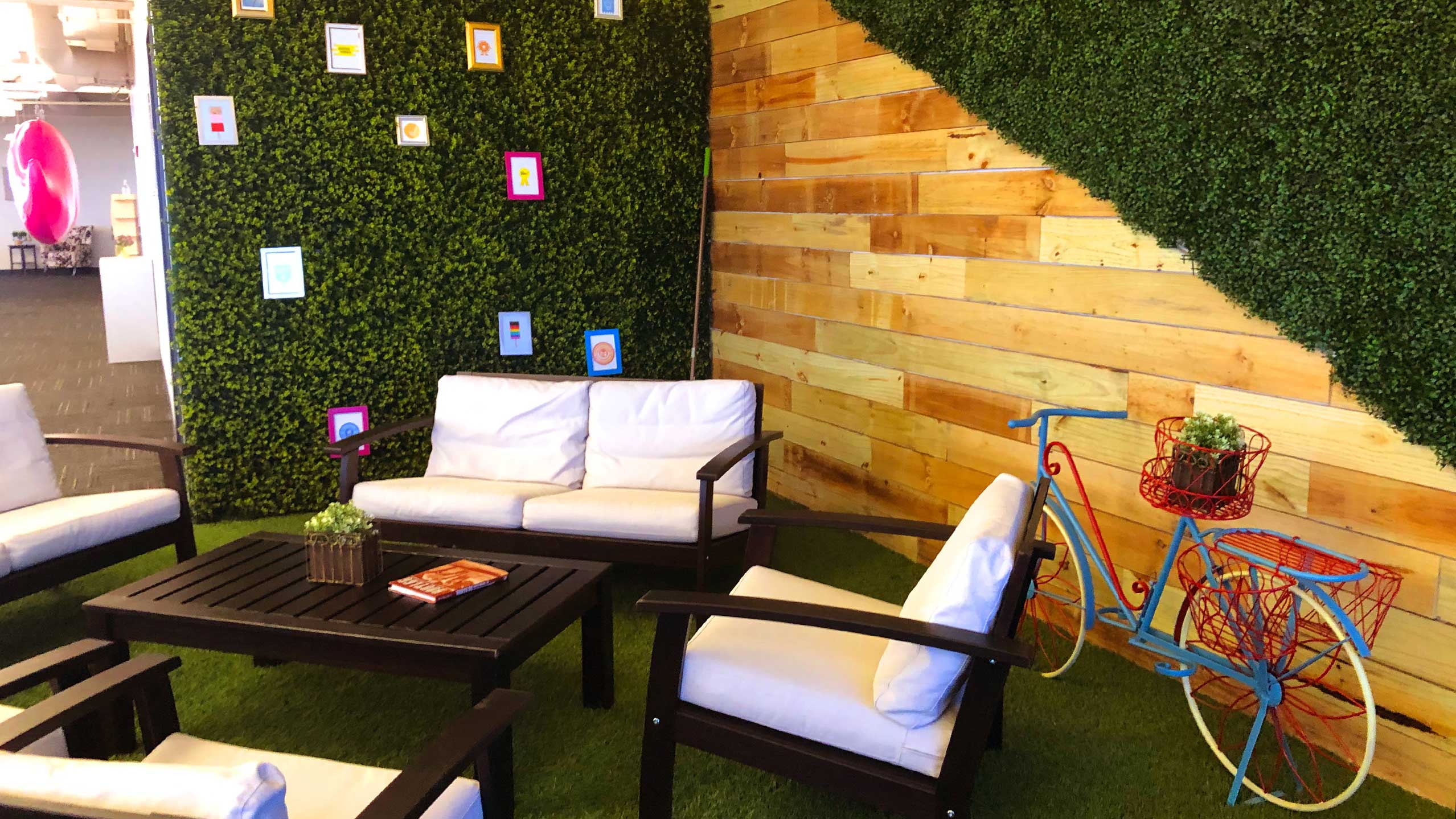 Photo of the waiting area at the IntouchCX campus in Orlando